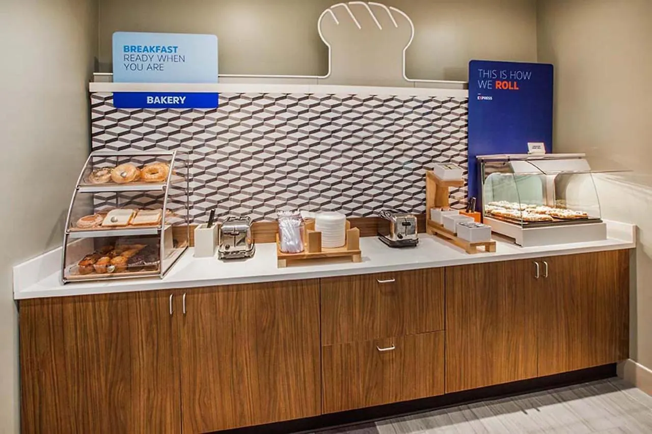Hotel Holiday Inn Express & Suites - Savannah N - Port Wentworth By Ihg
